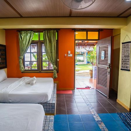 Lost Paradise Resort Batu Feringgi Bagian luar foto